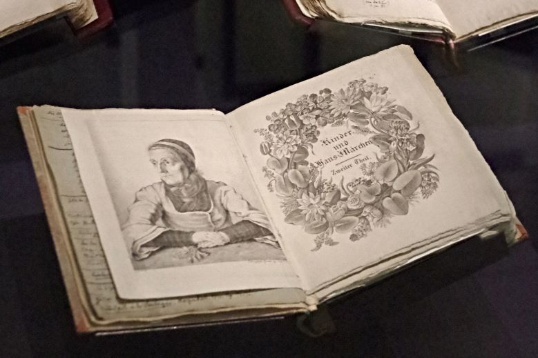 GrimmHeimat NordHessen - Kassel -GRIMMWELT Märchenbuch